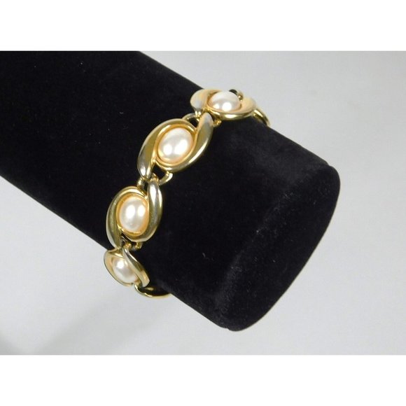 Vintage Signed Napier Faux Pearl Gold Tone Bracelet 6 7/8" Fold Over Clasp - Picture 6 of 13